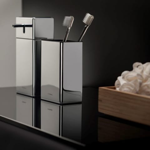 FREE STANDING BRUSH HOLDER