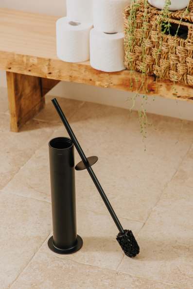 FREE STANDING TOILET BRUSH
