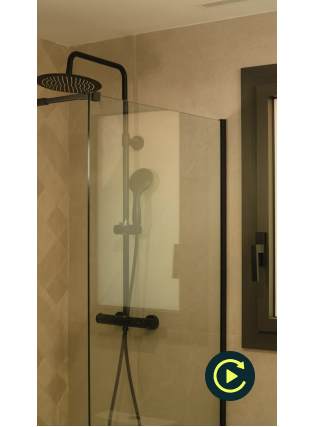 Hanging soap dish for shower screen