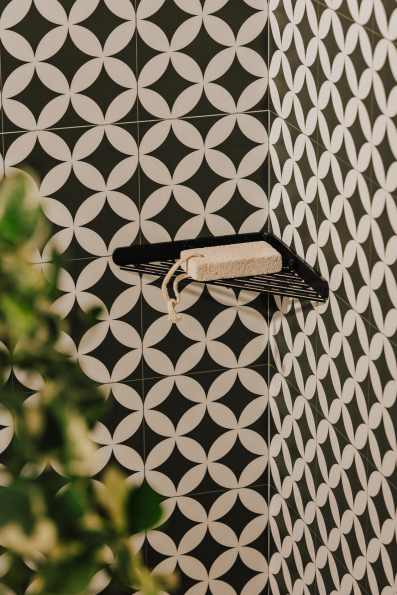 CORNER SHOWER BASKET