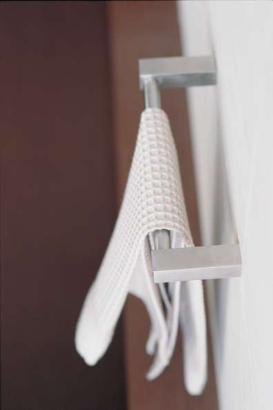 TOWEL RAIL
