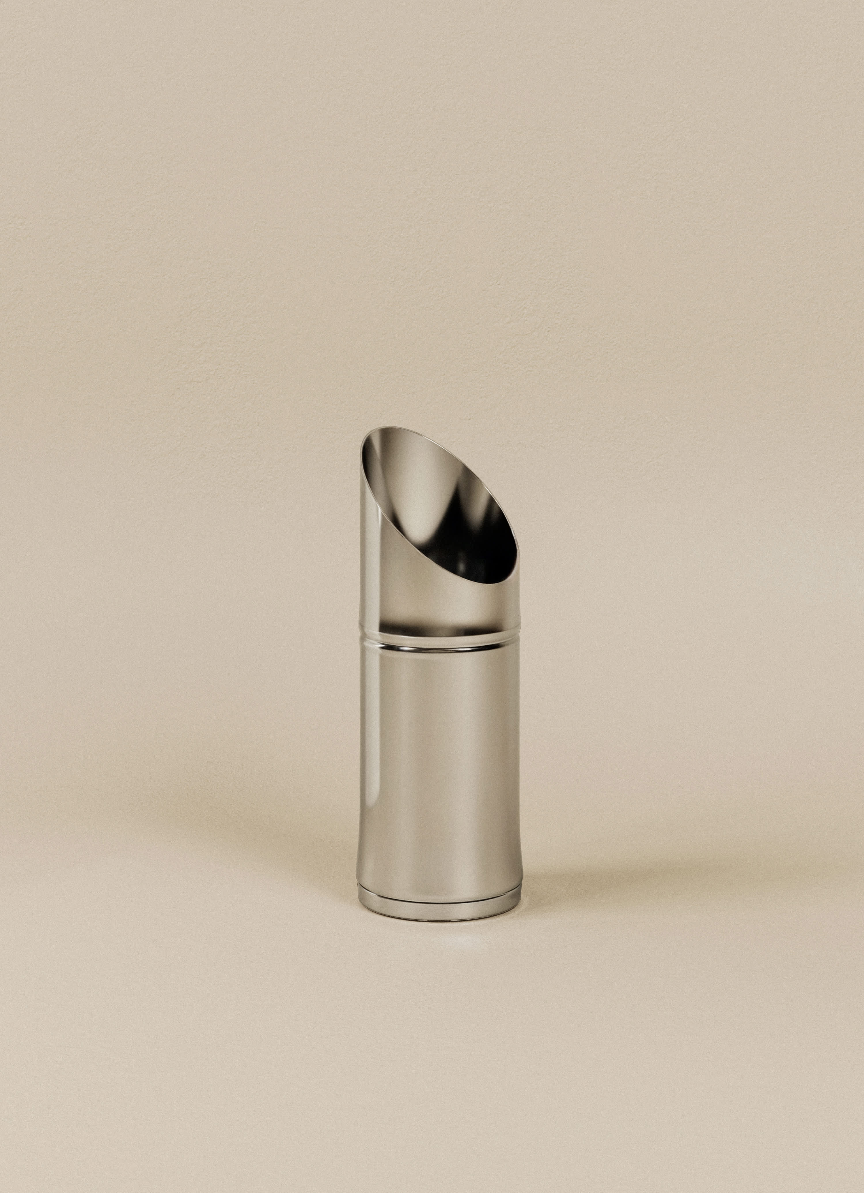 FREE STANDING BRUSH HOLDER