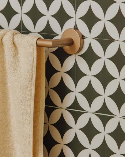 Towel rack