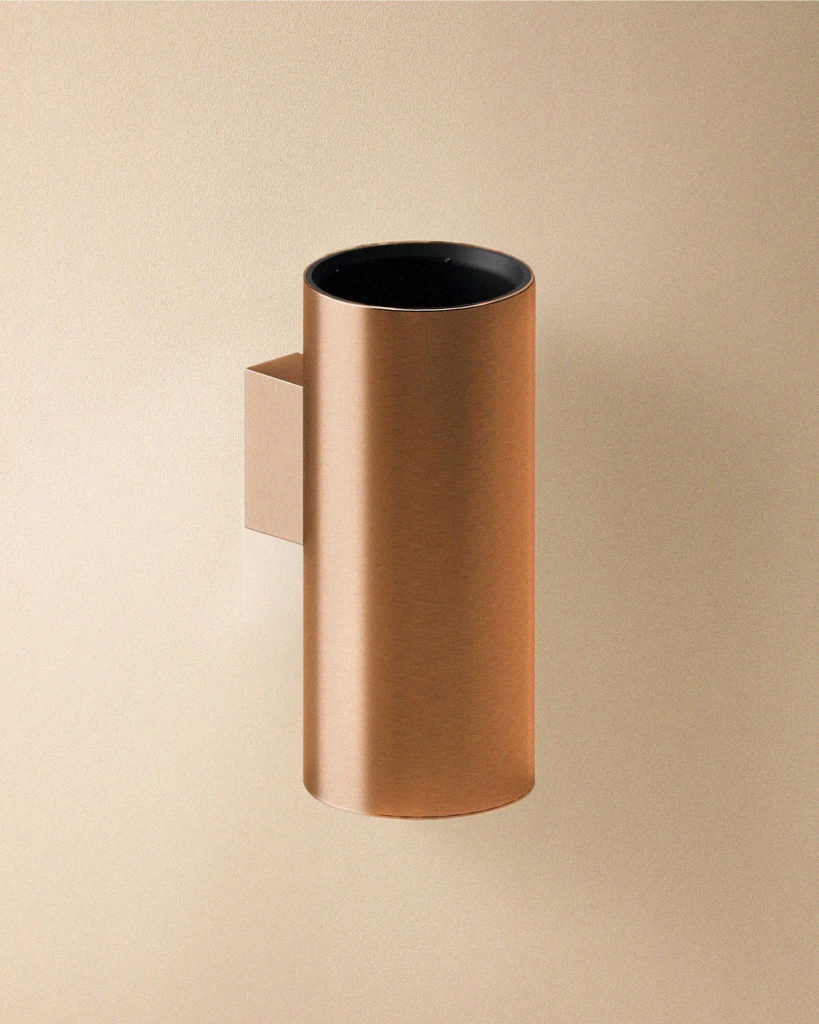 WALL TOOTHBRUSH HOLDER