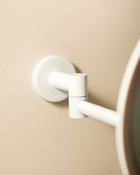 WALL MAGNIFYING MIRROR (X5)