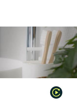 FREE STANDING BRUSH HOLDER