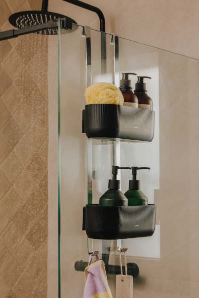 Hanging soap dish for shower screen