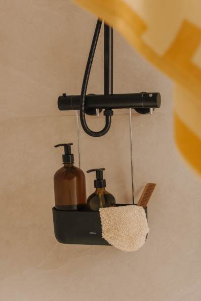 Hanging soap dish for faucet