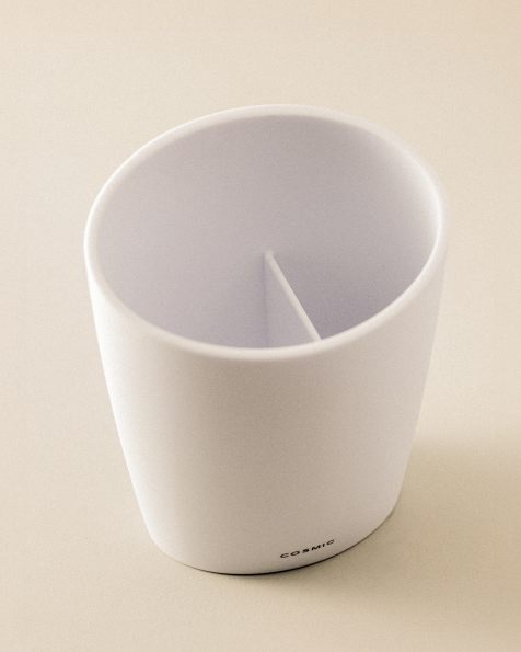 FREE STANDING BRUSH HOLDER