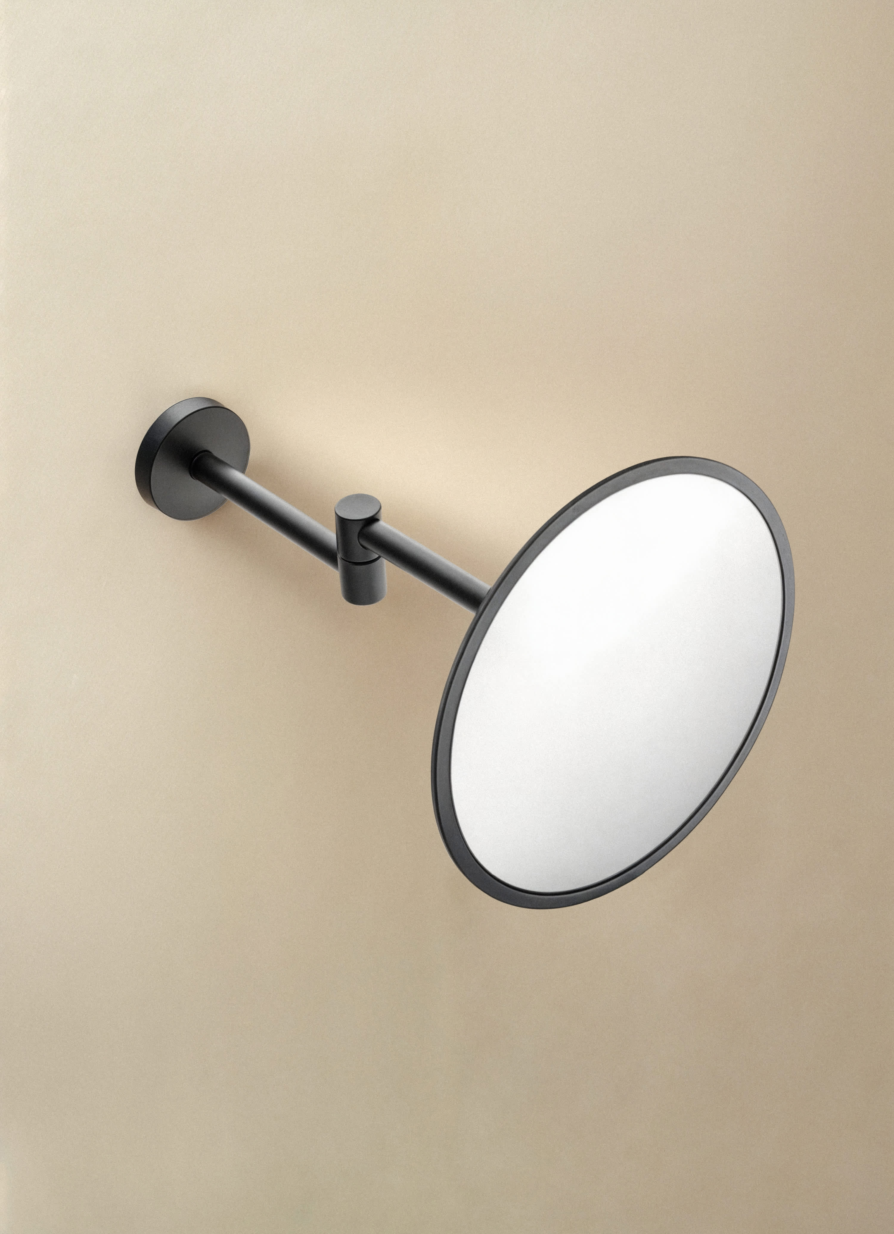 WALL MAGNIFYING MIRROR (X3)