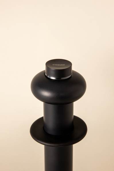 Kitchen paper holder with integrated spray
